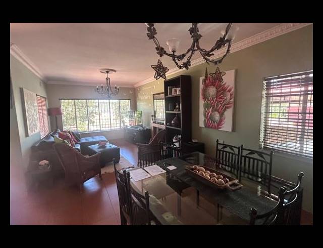 3 BEDROOM FREEHOLD FOR SALE IN LINMEYER